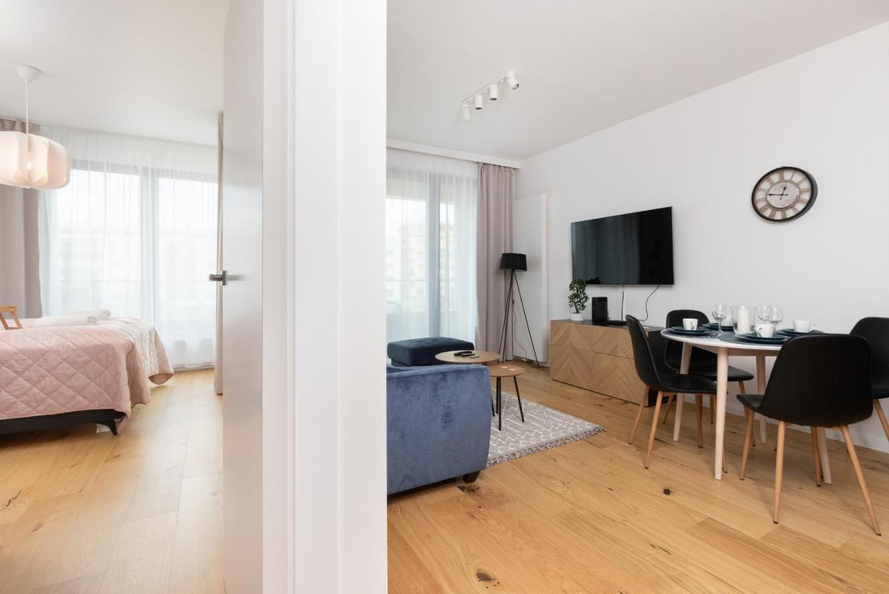 Apartament Vespa Beach Nearby By Noclegi Renters Гдиня Екстериор снимка